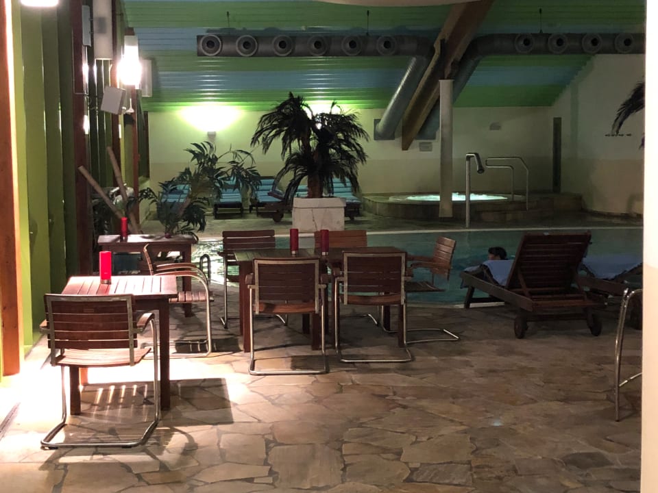 Pool DORMERO Hotel Bonn - Windhagen