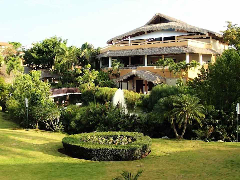 Restaurant und Lobby von aussen Hotel Viva Dominicus Palace by Wyndham-All Inclusive Resort