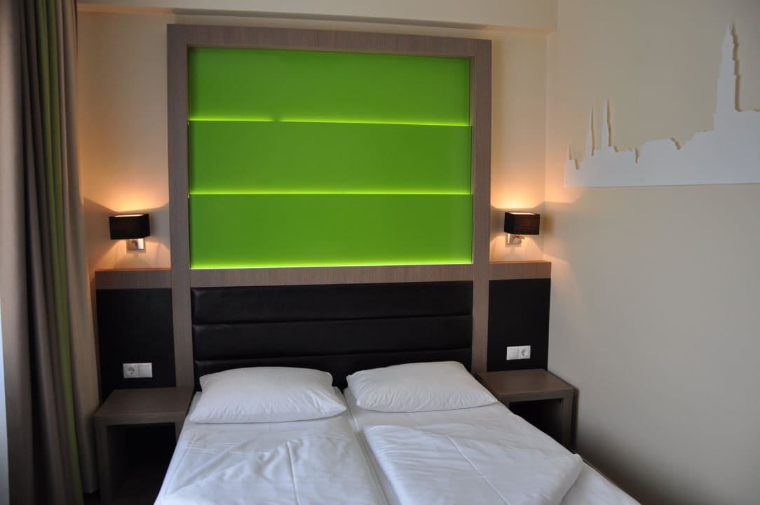 Bett nur 1,60 Meter Holiday Inn - the niu, Fusion Hamburg St. Georg