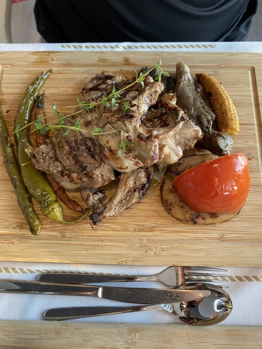 Gastro Iz Flower Side Beach Hotel