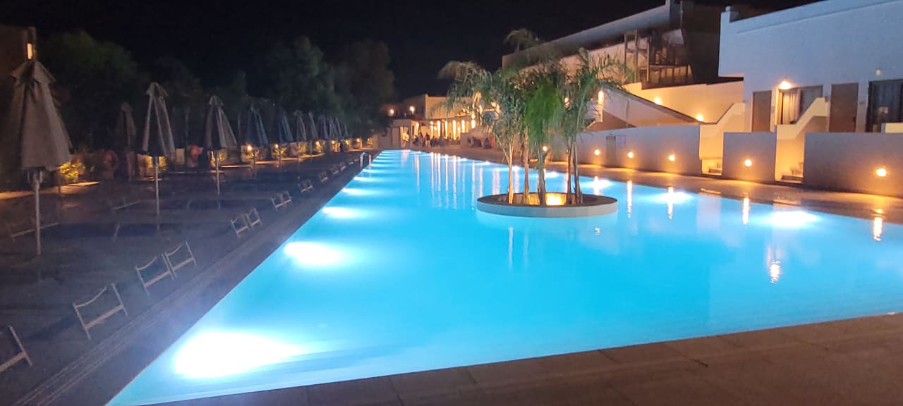 Pool Blue Sea Island