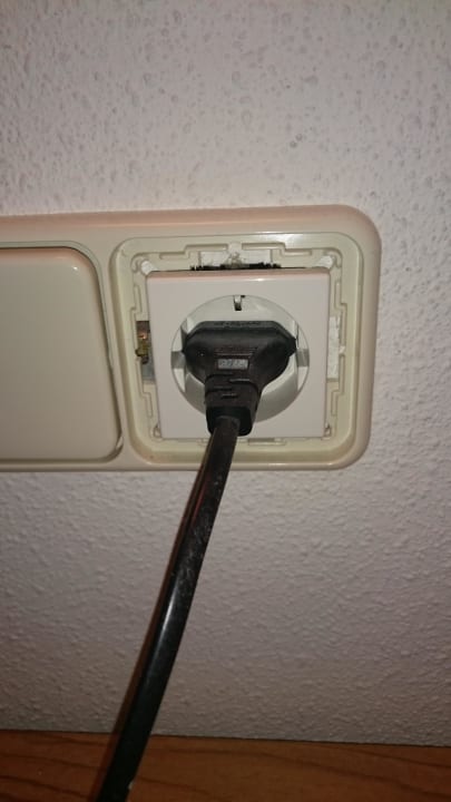 Fehlende Steckdosenabdeckung Romantica Hotel Blauer Hecht