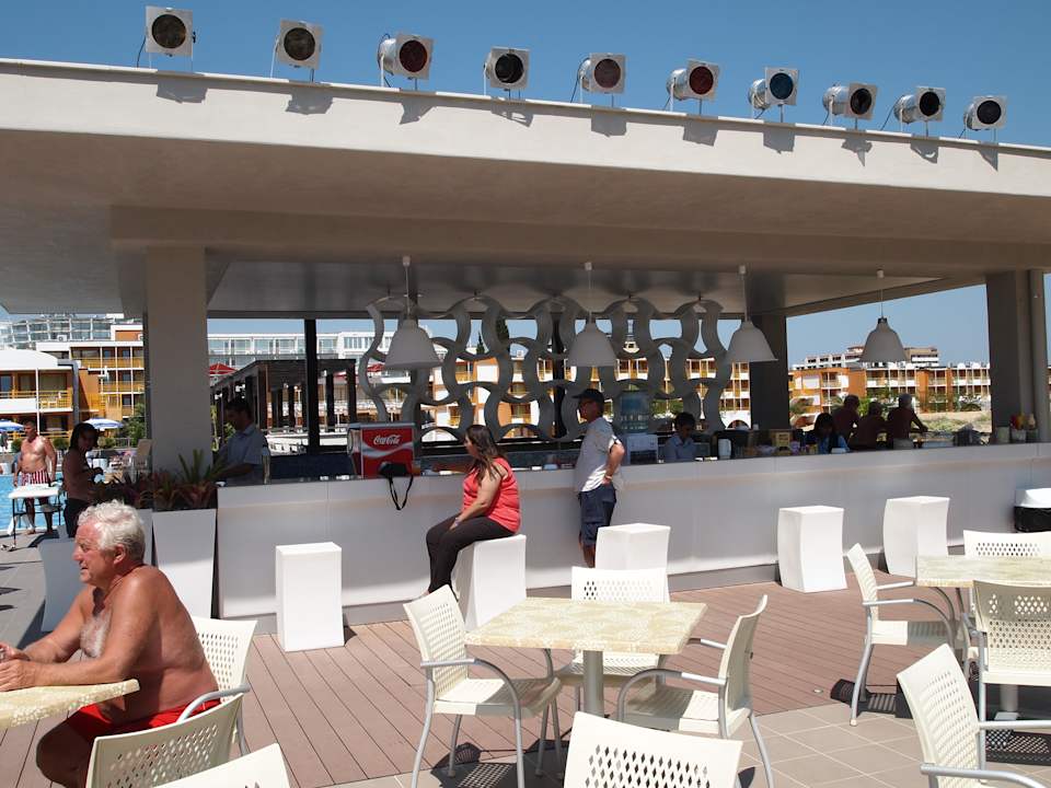 Burgas Beach / Poolanlage  Burgas Beach Hotel