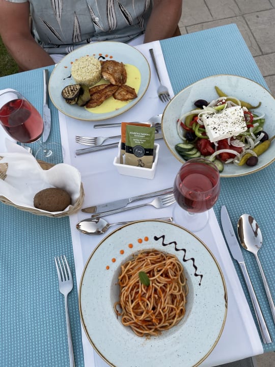 Gastro Grand Blue Beach Hotel
