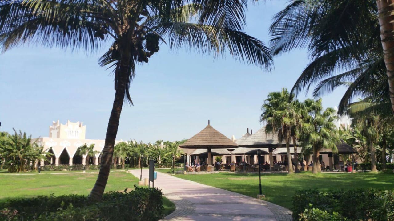 Blick auf Aussenbereich der Lobby Bar Hotel Riu Funana