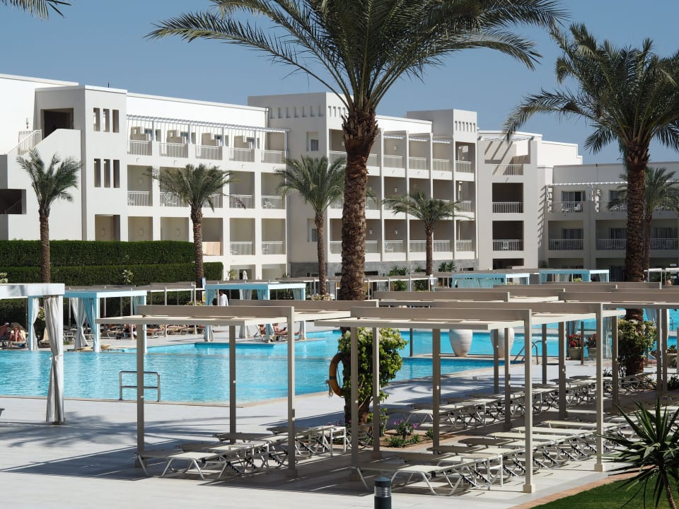 Der wunderschöne Pool Jaz Aquaviva