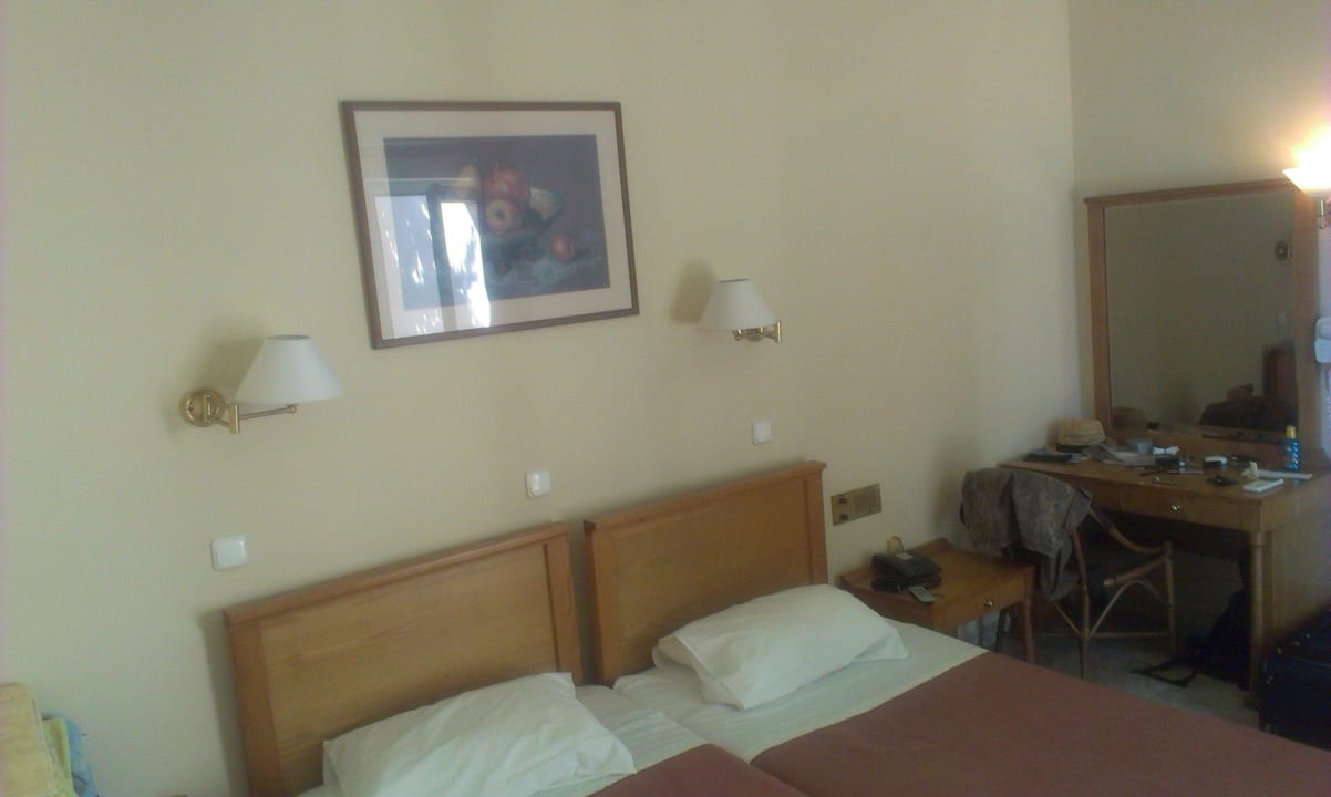 2 Einzelbetten zu 1 Doppelbett zusammengeschoben Athina Palace Resort & Spa