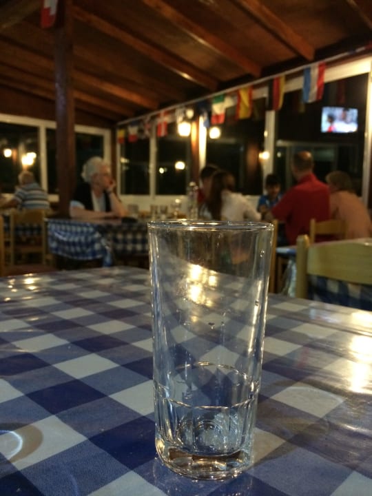 Leeres Ouzoglas Hotel Helena Christina