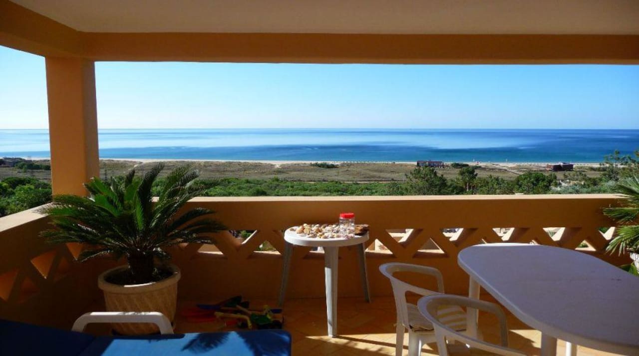 Großzügiger Balkon mit herrlicher Aussicht  Apartments Buganvilia