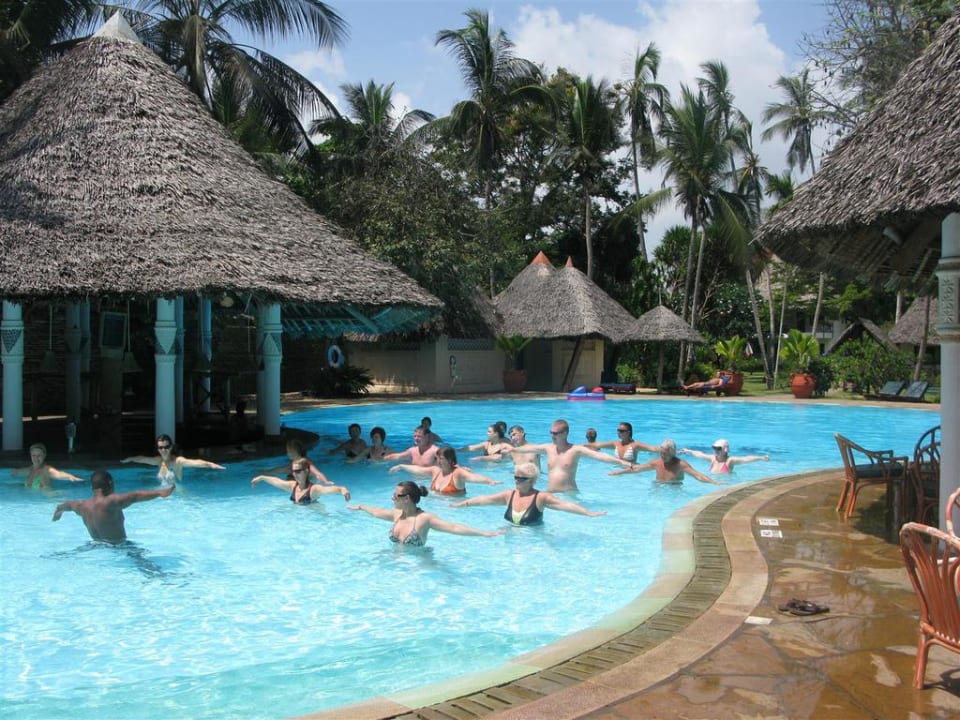 Aerobik Neptune Village Beach Resort & Spa