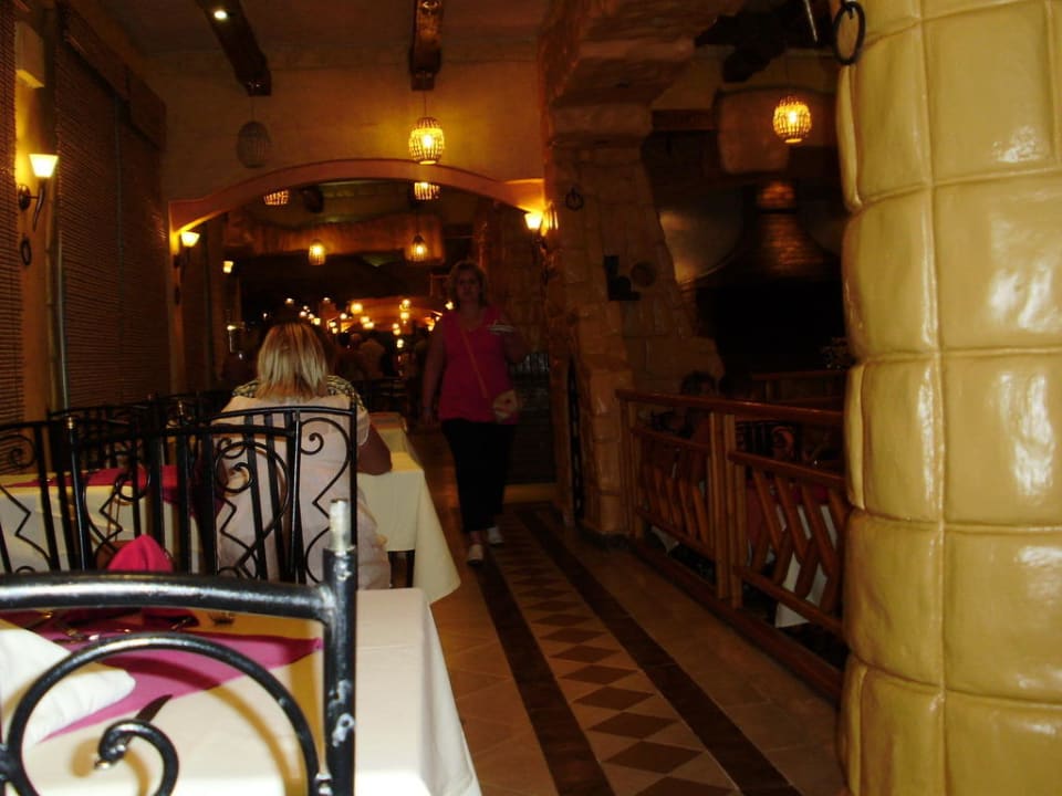 Lecker  Pickalbatros Alf Leila Wa Leila Resort - Neverland Hurghada