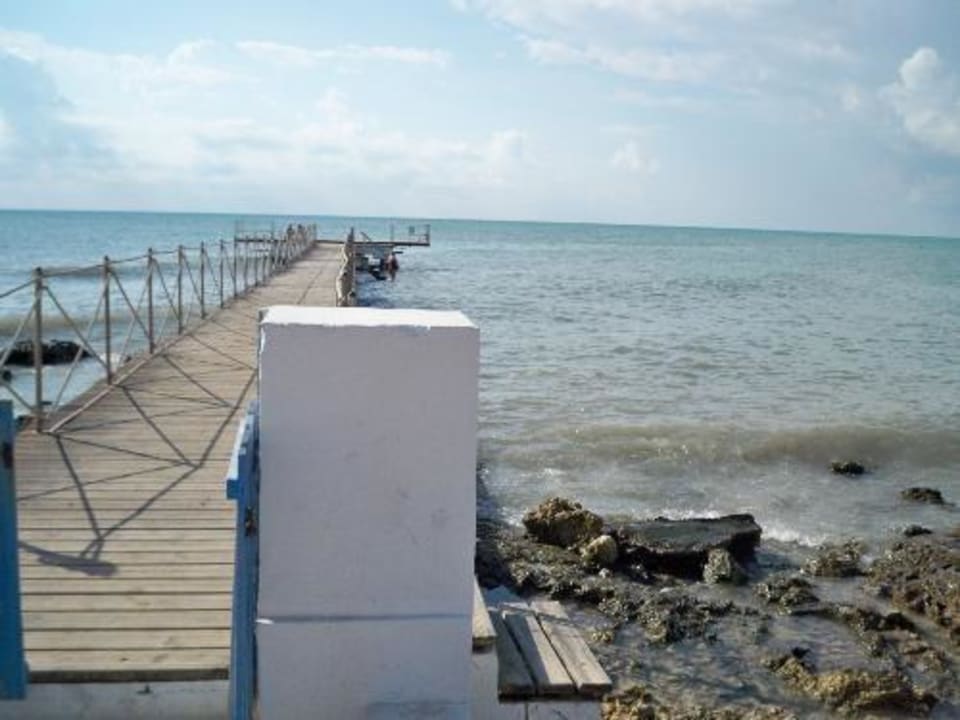 Zugang zum Meer über einen Steg Hotel El Mouradi Djerba Menzel