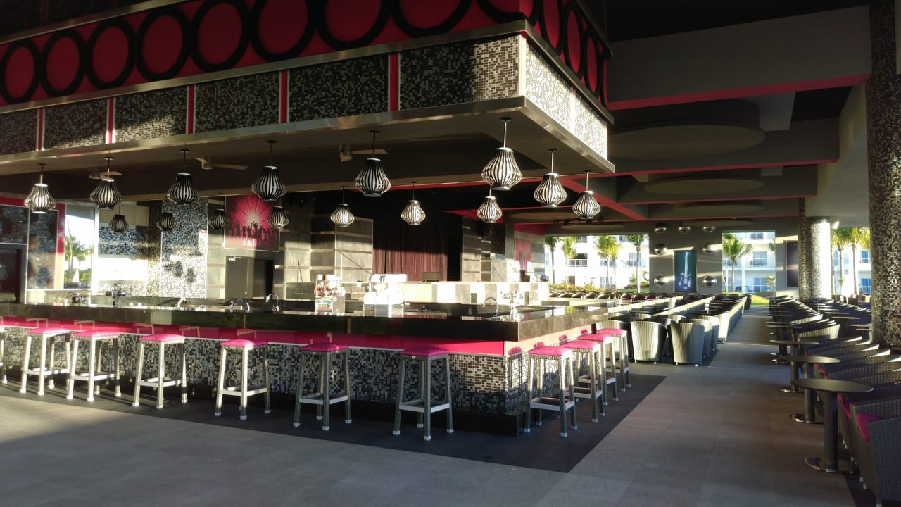 Bar an der Bühne  Hotel Riu Dunamar