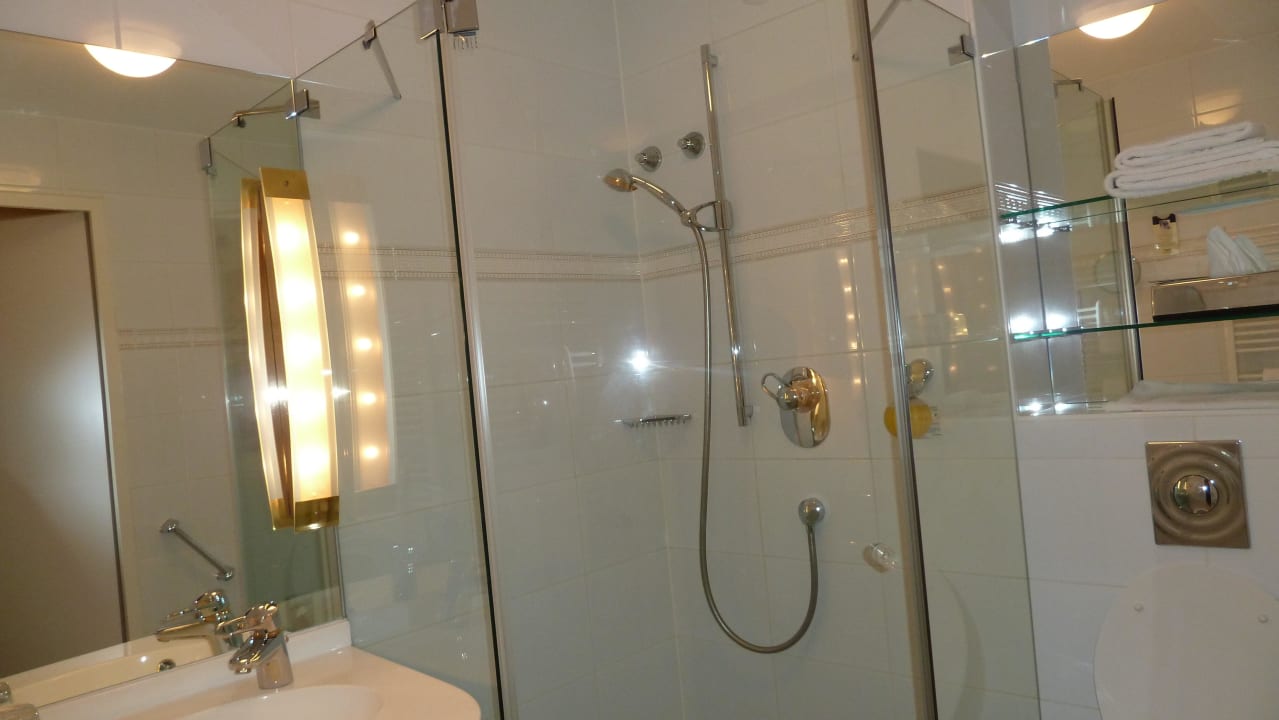 Badezimmer Victor's Residenz Hotel Leipzig