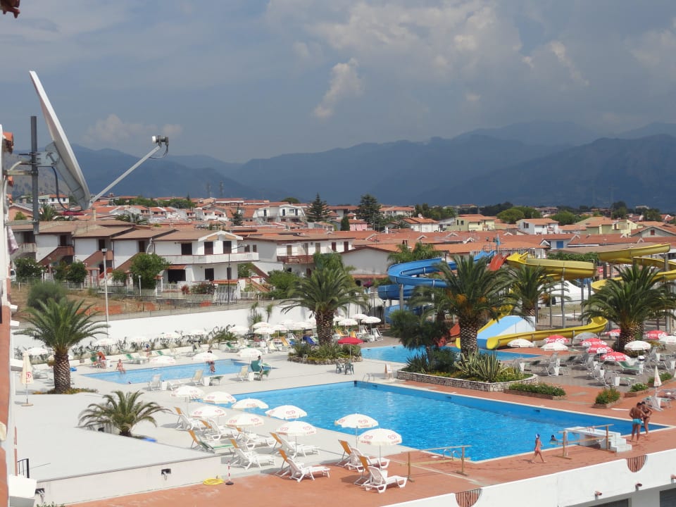 Trzy baseny hotelowe San Domenico Family Hotel