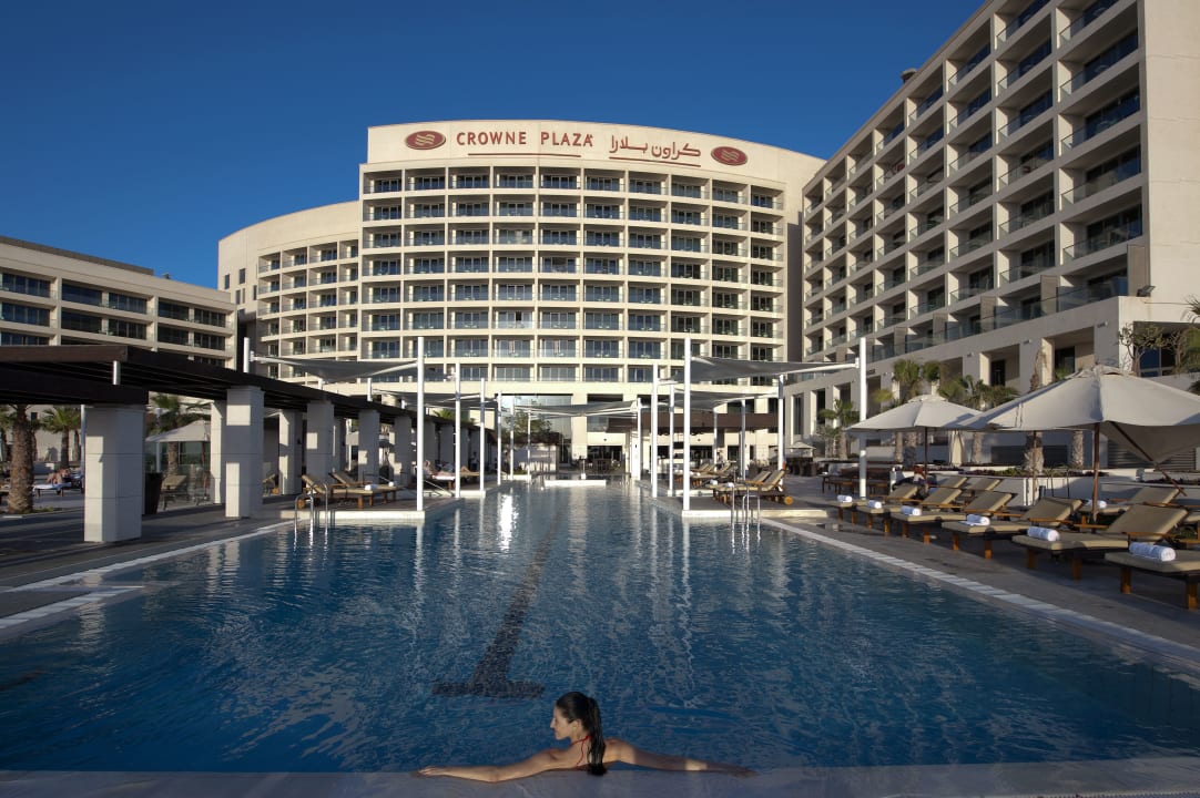 Außenansicht Crowne Plaza Hotel Yas Island