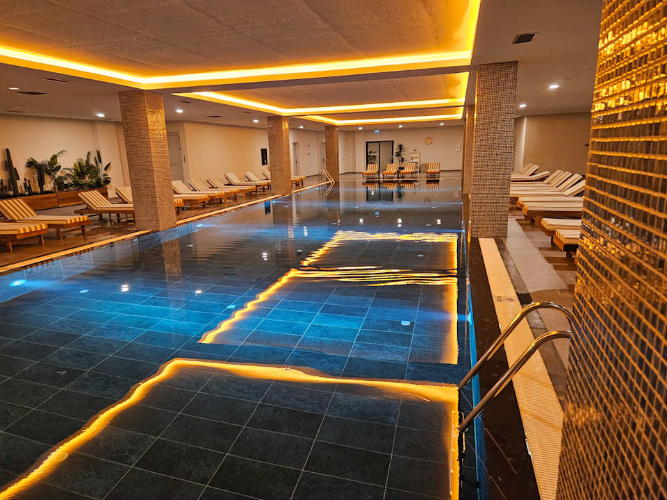 Pool Jacaranda Luxury Resort