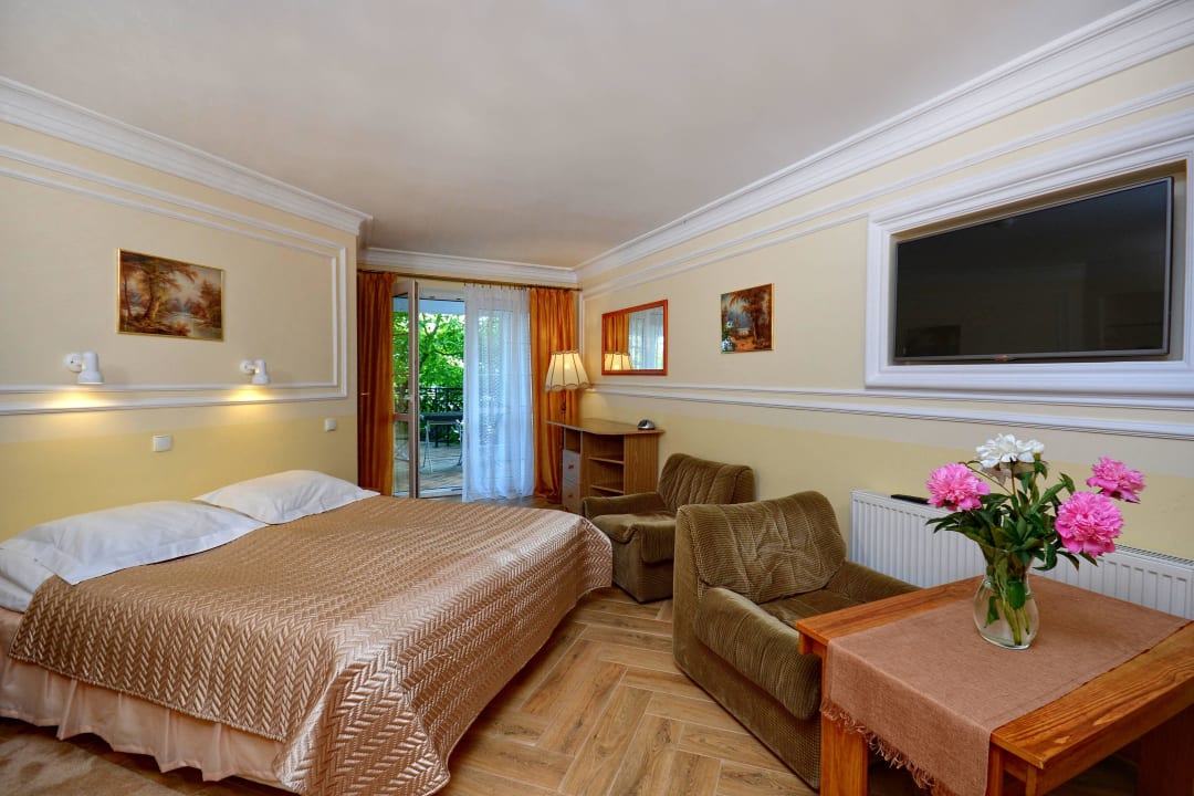 Pokój 2-osobowy z widokiem na jezioor Czos Hotel Solar Palace Spa & Wellness