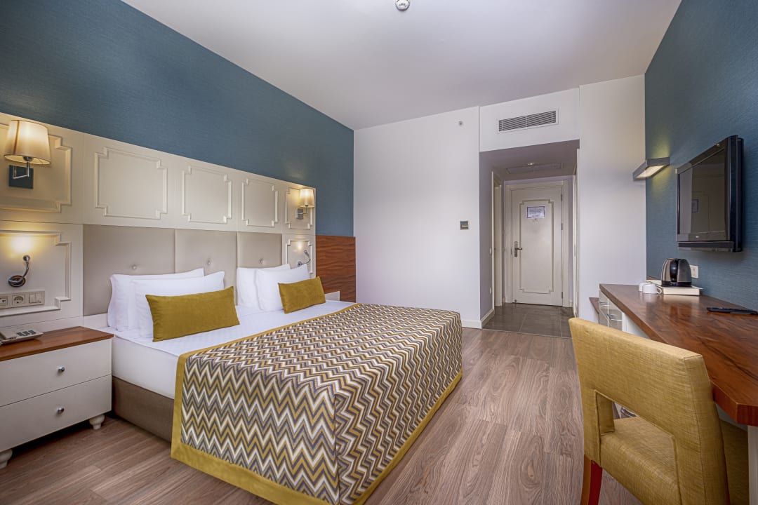 Zimmer Well Palace Side