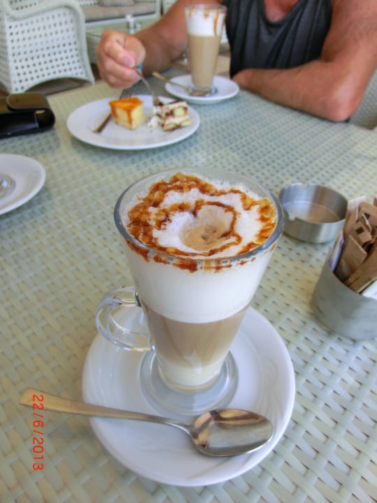 Lecker latte Paloma Oceana