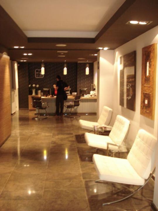 Eingangshalle mit Rezeption Apartments 08028