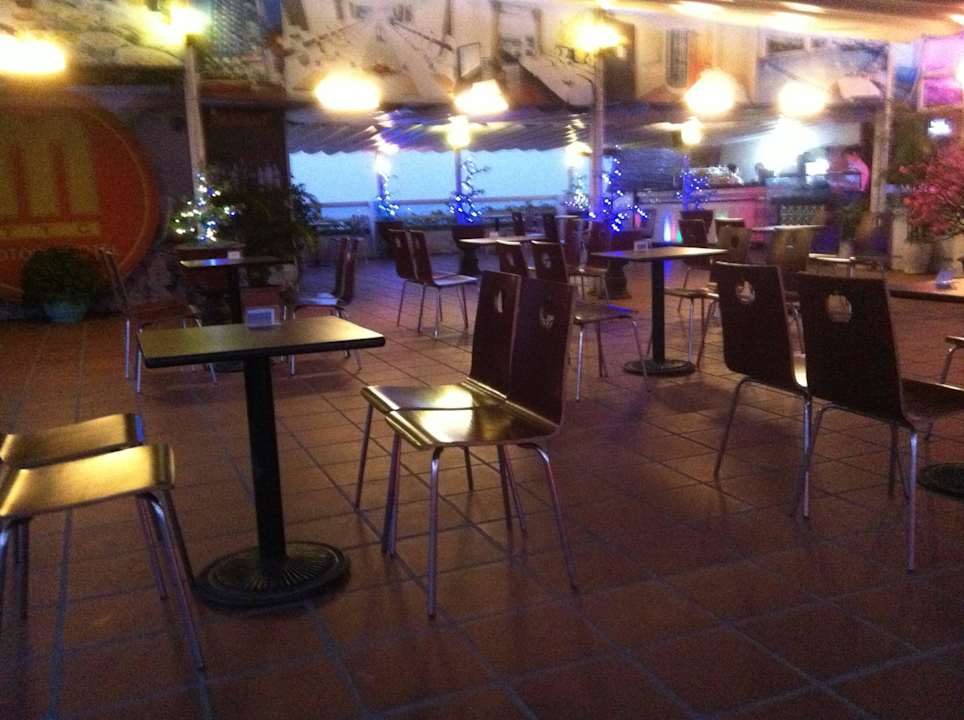 Bar im 13. St., tagsüber Fotoverbot Midtown Hotel Hue