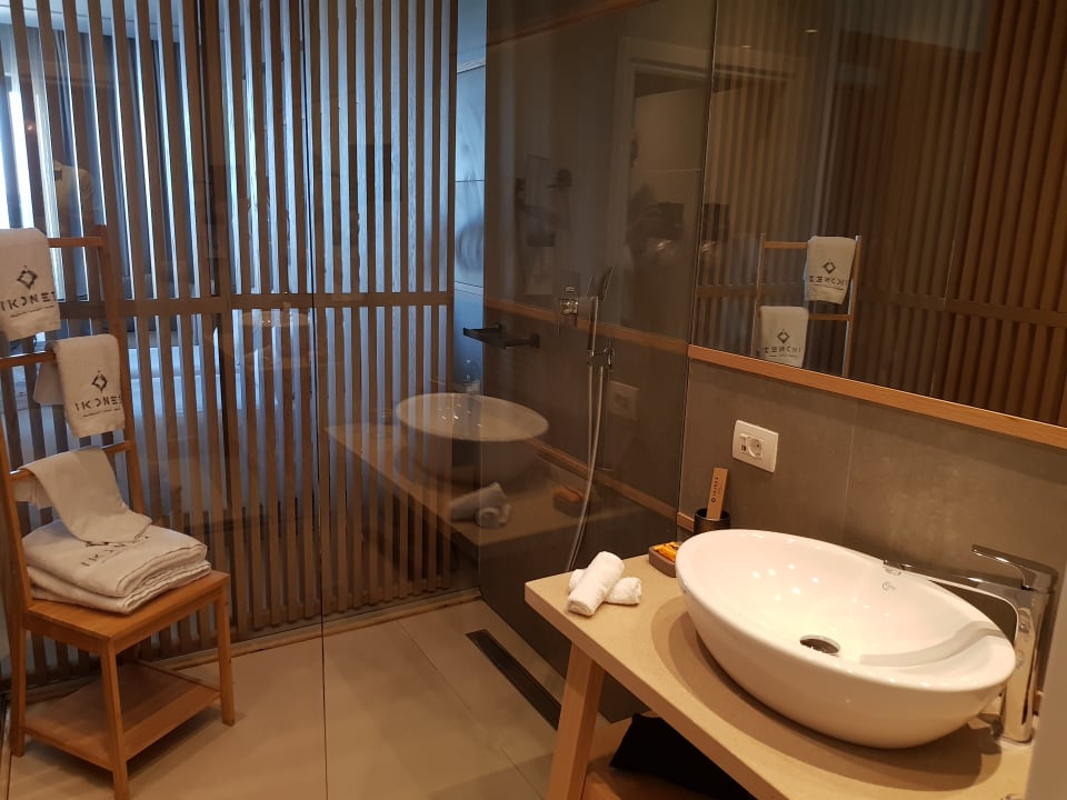 Zimmer Ikones Seafront Luxury Suites