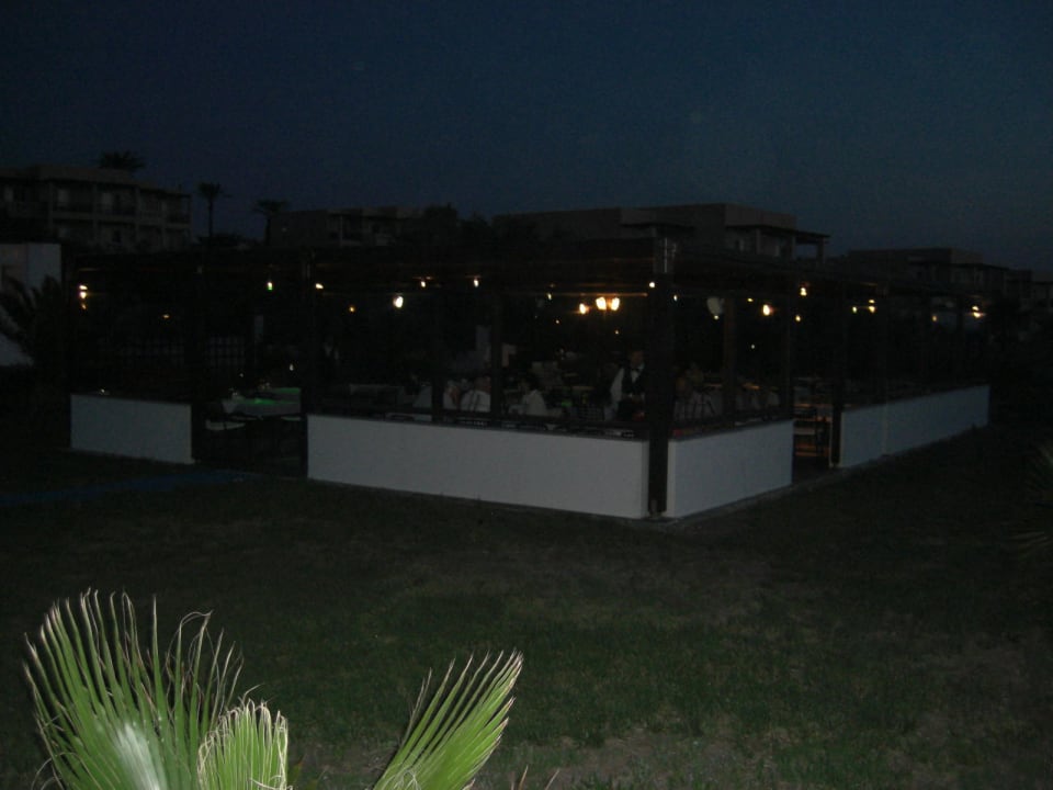 Griechisches Restaurant im Hotel am Abend Atlantica Marmari Palace