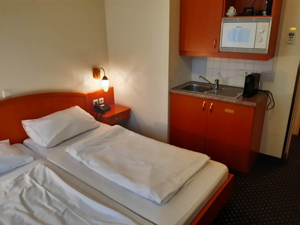Zimmer Suite Hotel 900 m zur Oper
