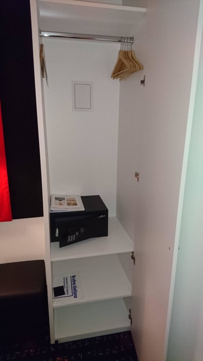 Safe und Schrank Vienna House Easy Cracow