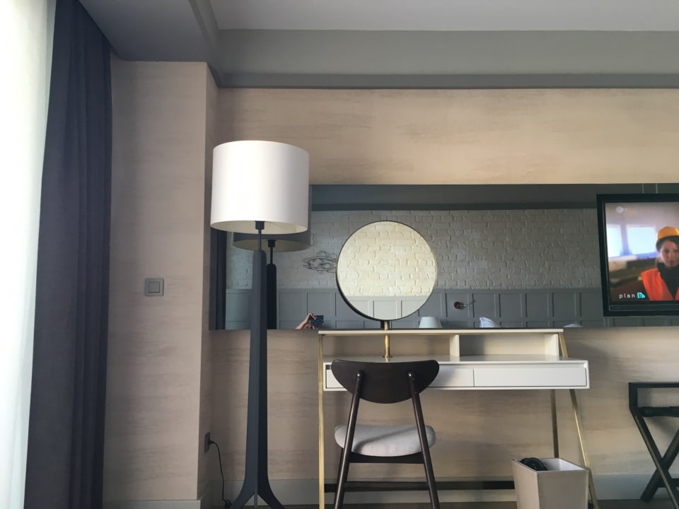 Zimmer Acanthus Cennet Barut Collection