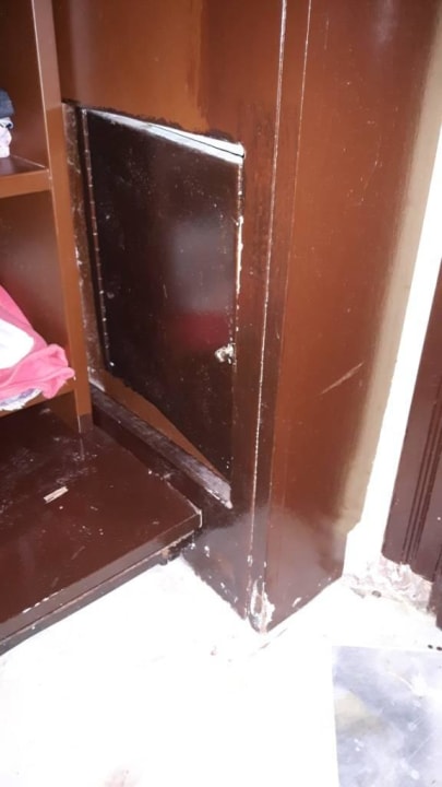 Sicherungskasten, offen, schmutzig, defekt Belconti Resort Hotel