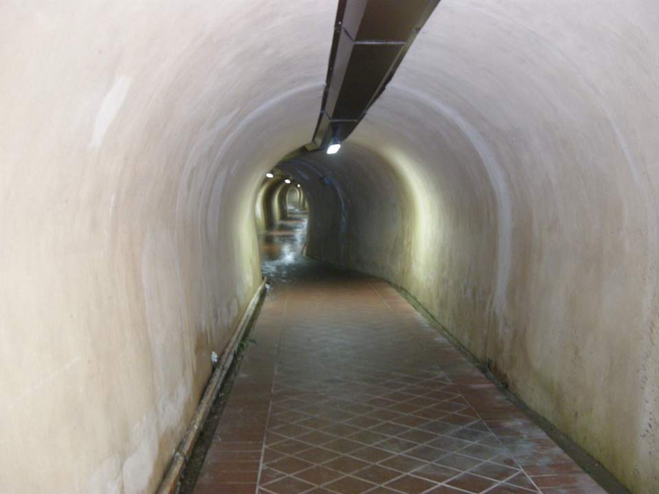 Tunel do platformy Capo dei Greci Taormina Coast Resort Hotel & Spa