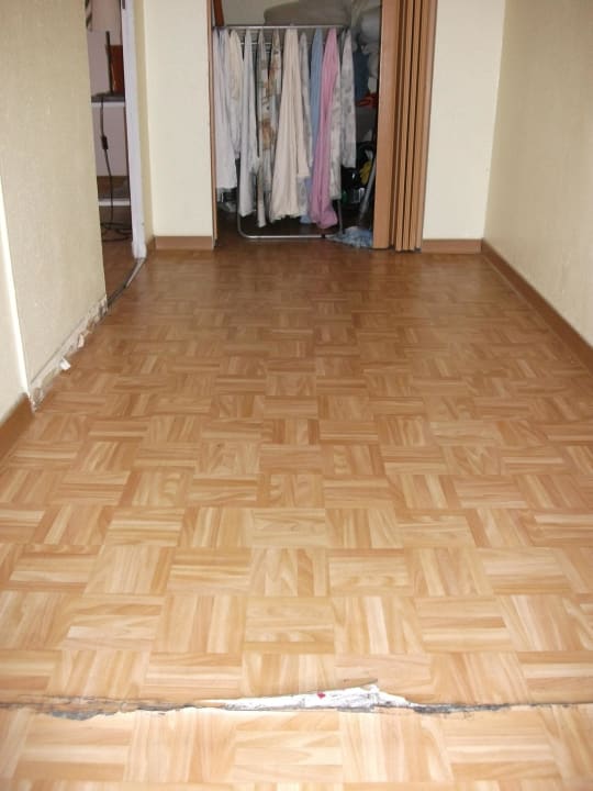 Gefahrenstelle im Flur Mowitania Ferienwohnungen Friedrichstraße