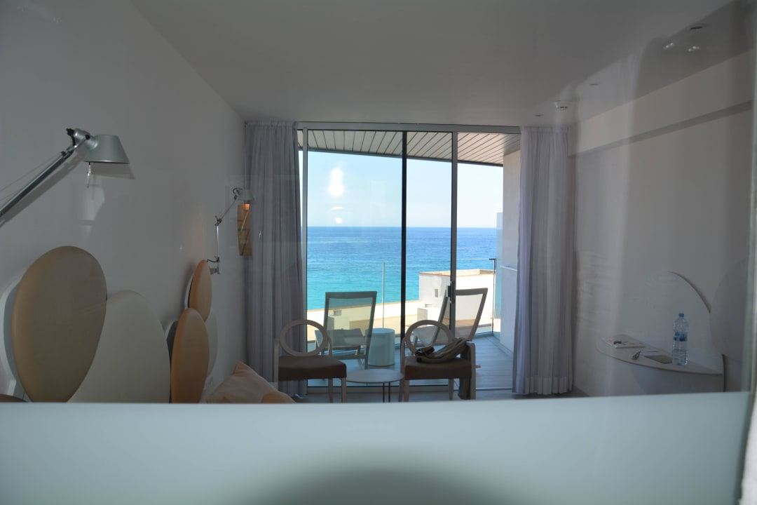 Der Meerblick aus der Dusche Son Moll Sentits Hotel & Spa