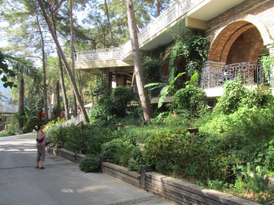 Weg von den Bungalows zum Pool Grand Yazici Club Marmaris Palace