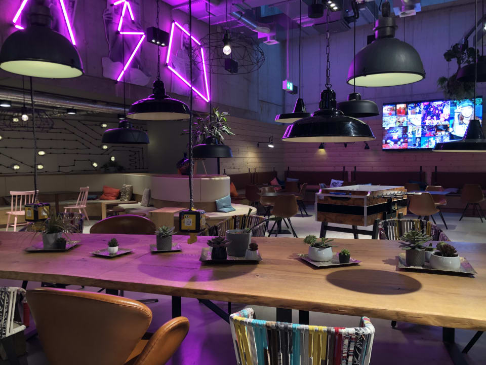 Lobby Moxy Frankfurt City Center