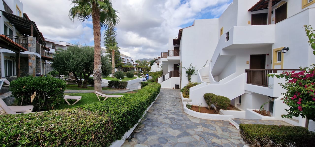 Gartenanlage Alexander Beach Hotel & Village Resort