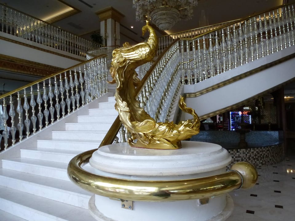 Treppe Lobby Diamond Excellence Resort & Spa