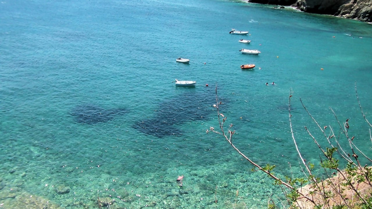 Blick von oben runter zum Strand Seaside A Lifestyle Resort