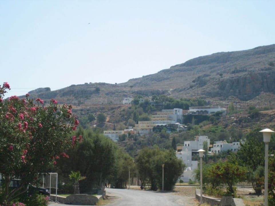 Hotelansicht von der Strandpromenade Lindos Mare, Seaside Hotel