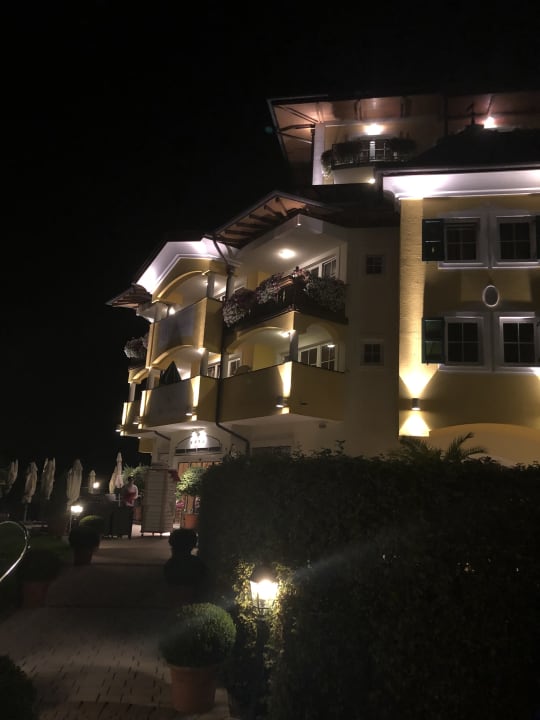 Außenansicht Hotel AlpenSchlössl