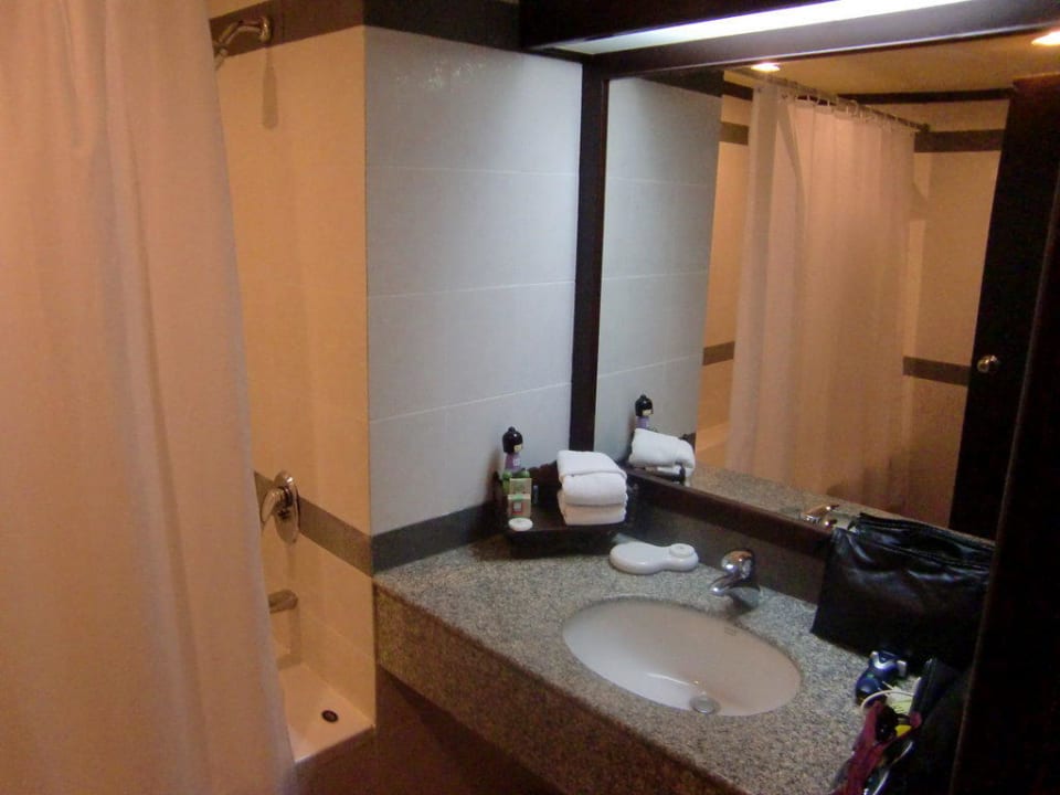 Badezimmer mit Wanne ausreichend groß Kata Palm Resort & Spa