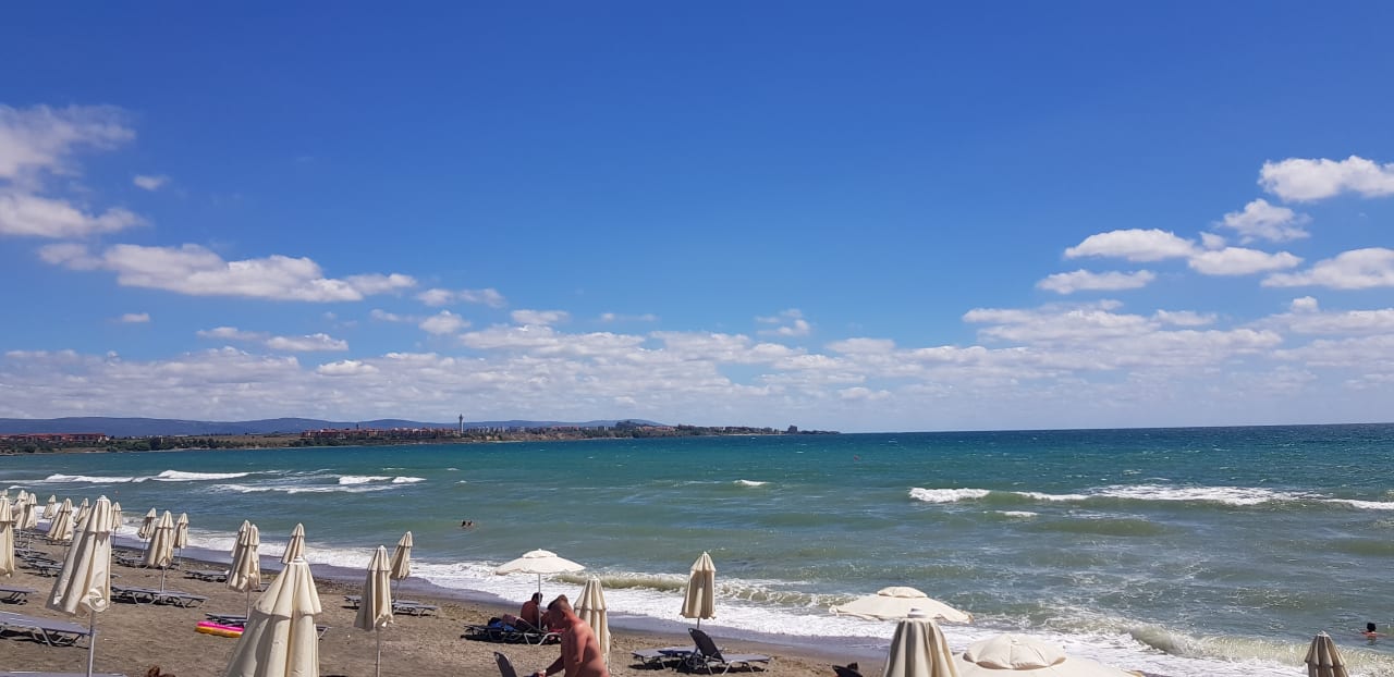 Strand Wave Resort
