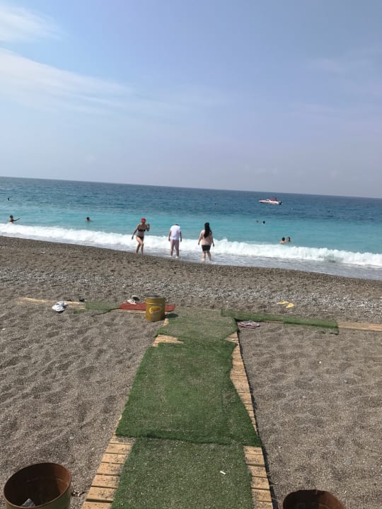 Strand Cenger Beach Resort & Spa