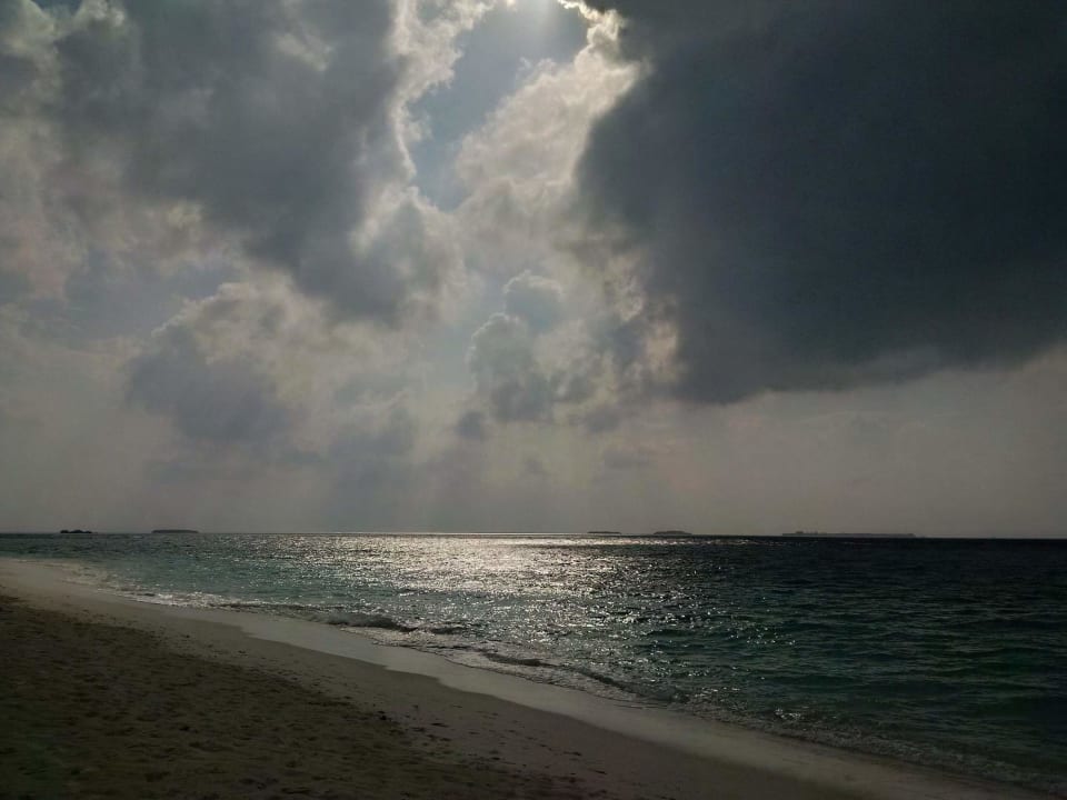 Strand Kuredu Island Resort & Spa