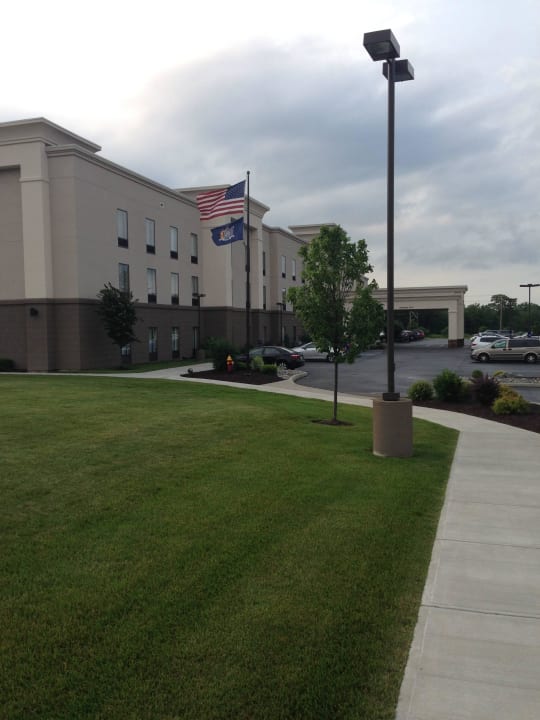 Haupteingang Hampton Inn & Suites New Hartford/Utica