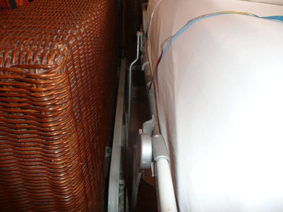 Staub und Schimmel im Korbgeflecht Hotel Riu Touareg