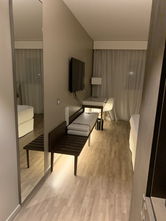 Zimmer AC Hotel Paris Le Bourget Airport