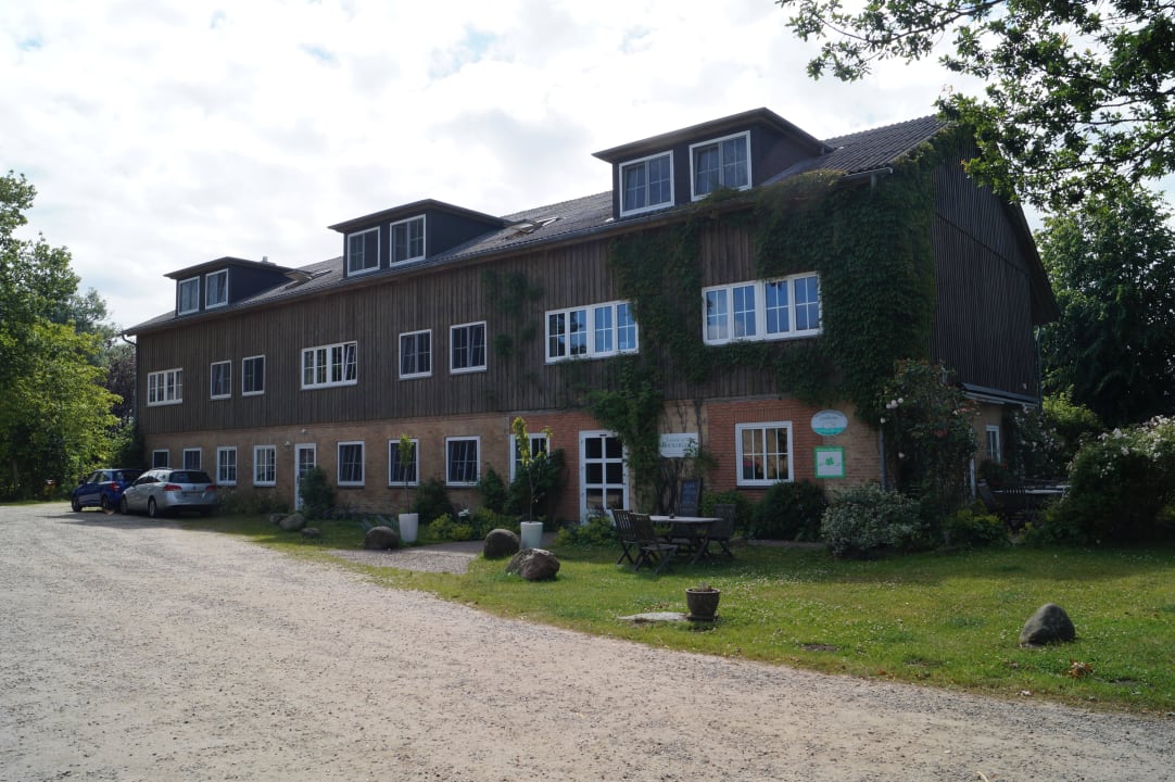 Cafe, Spielzimmer und oben Ferienwohnungen Ferienhof Mittenmang